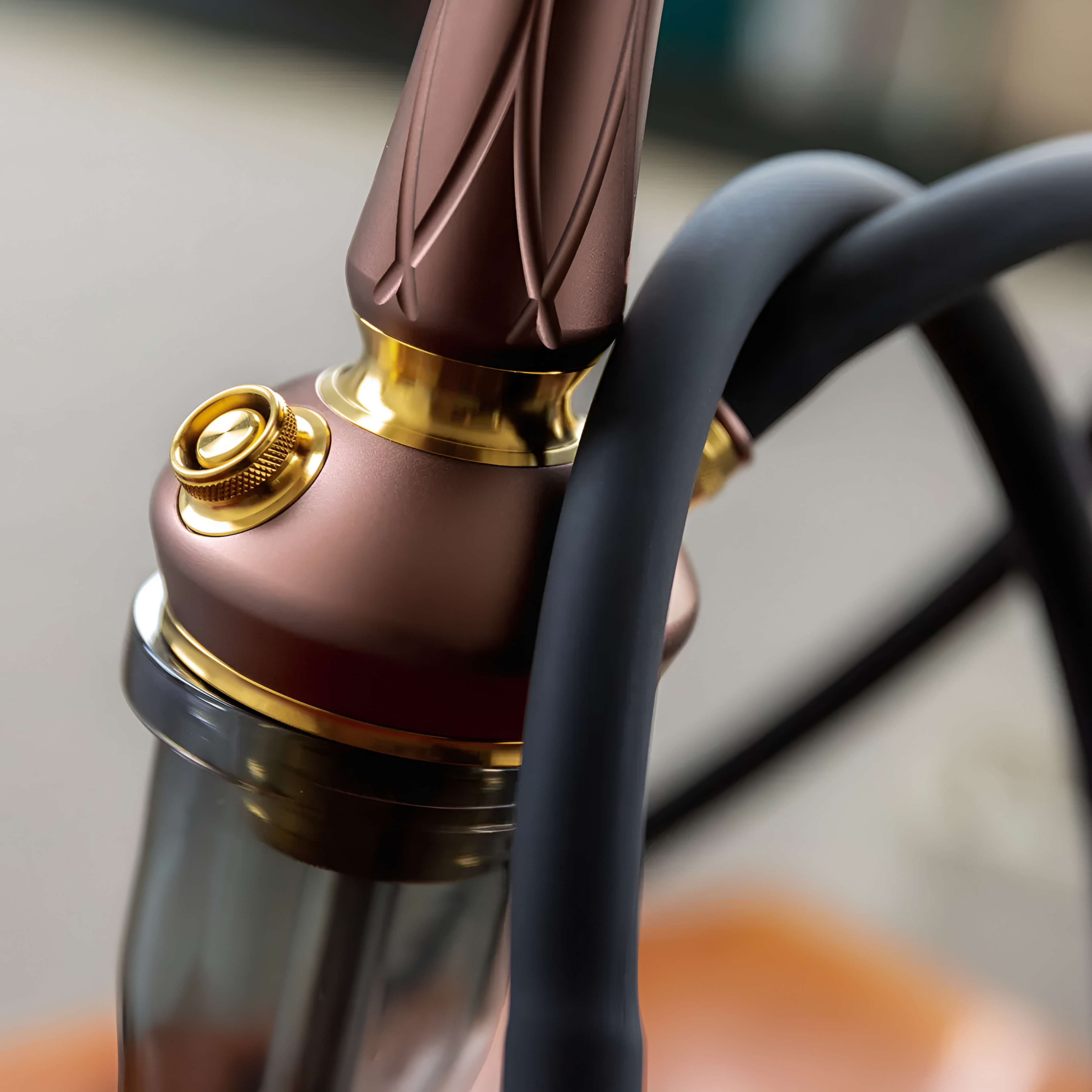 изображение товара Кальян CWP - ШАХТА RAZOR 2 (BRONZE-GOLD)